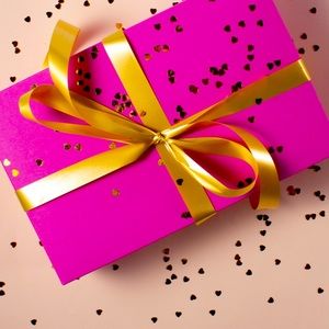 🎁FREE GIFT W/$50+ PURCHASES!! 🎁